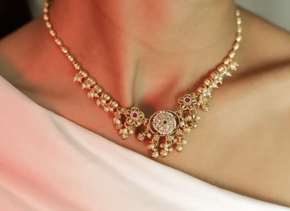 Aarohi Floral Pendant Necklace